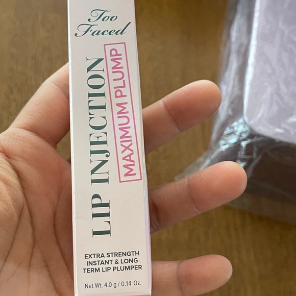NIB Too Faced Lip Injection Maximum Plump Extra Strength Lip Plumper Gloss - Picture 7 of 10